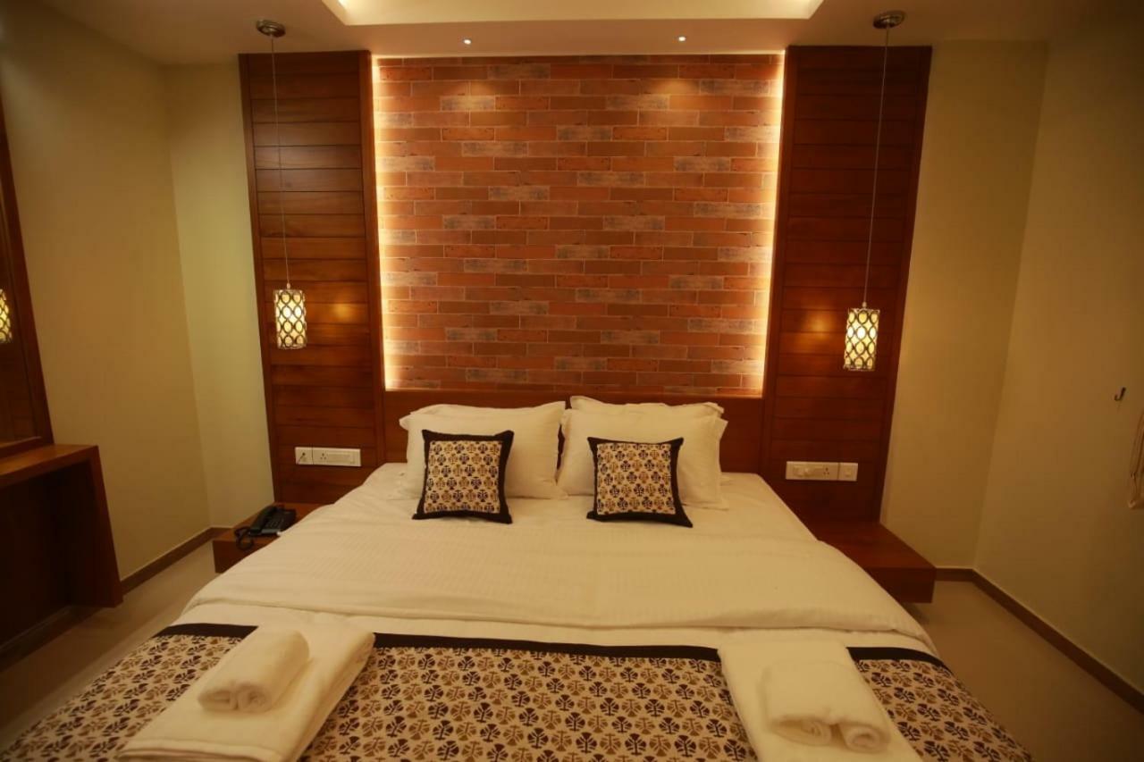 Hotel Baha Kochi Екстериор снимка